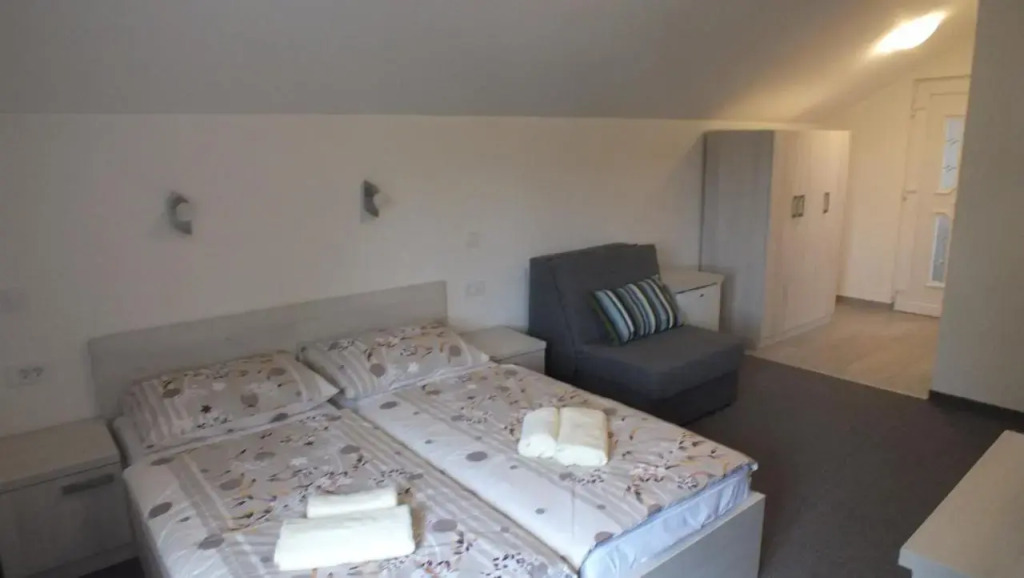 Guest house Ema