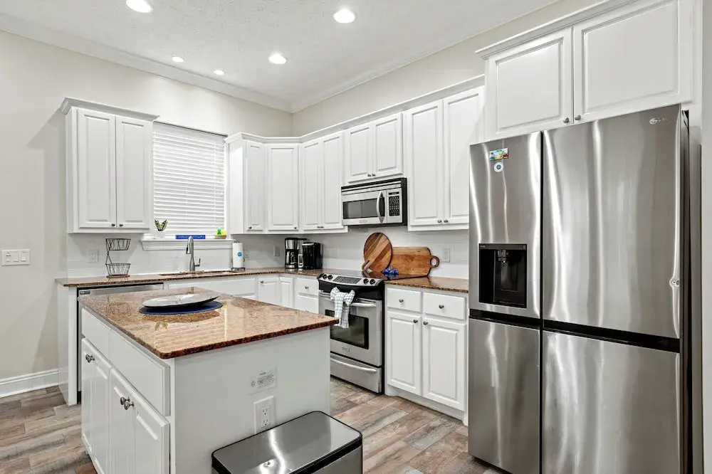 Escape to Sand Dollar Holler: Coastal Retreat, 3 Beds, 2.5 Baths, Sleeps 10!