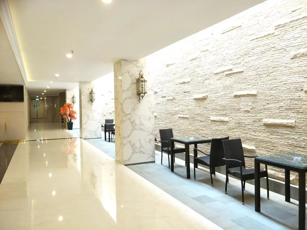 Grand Senyum Hotel