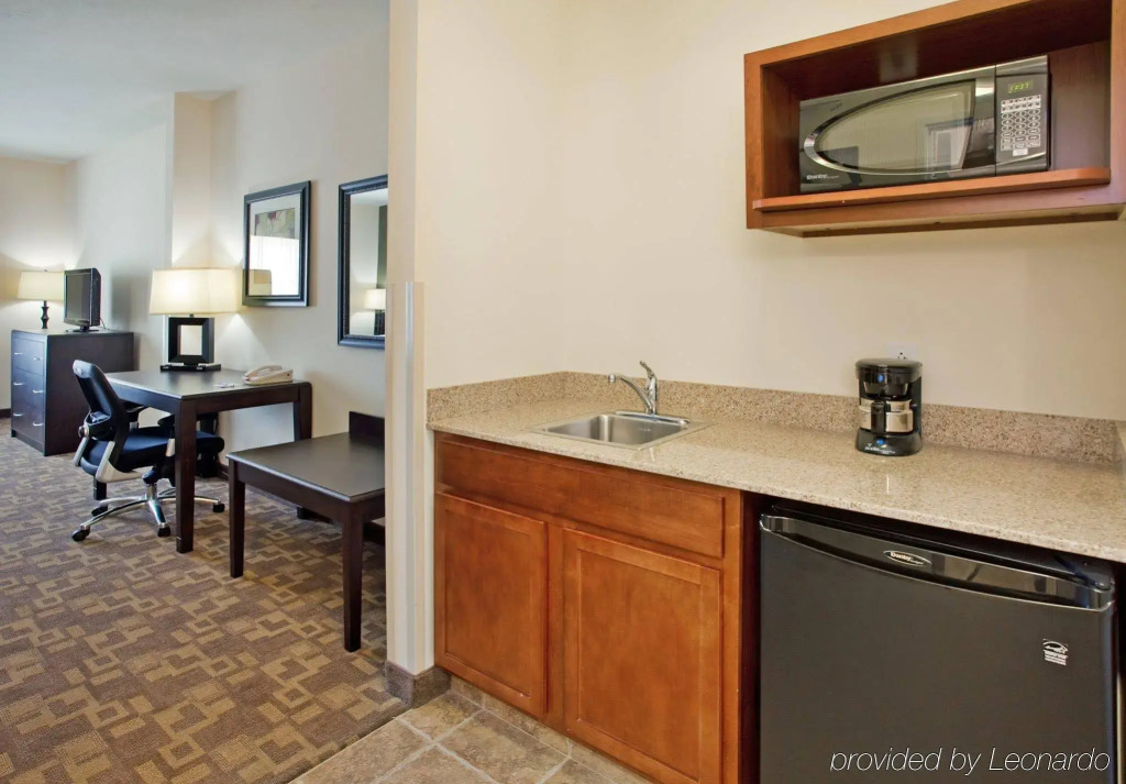 Holiday Inn Express & Suites Topeka North by IHG
