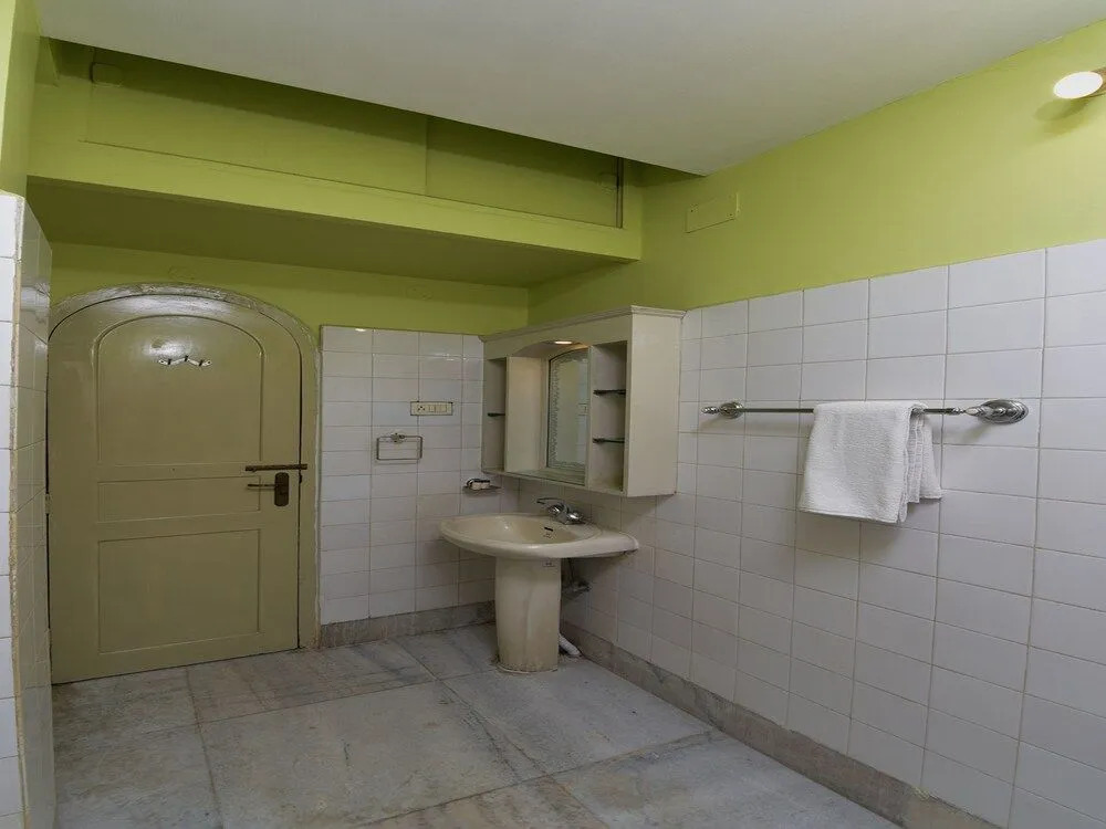 OYO 15933 Hotel V Square