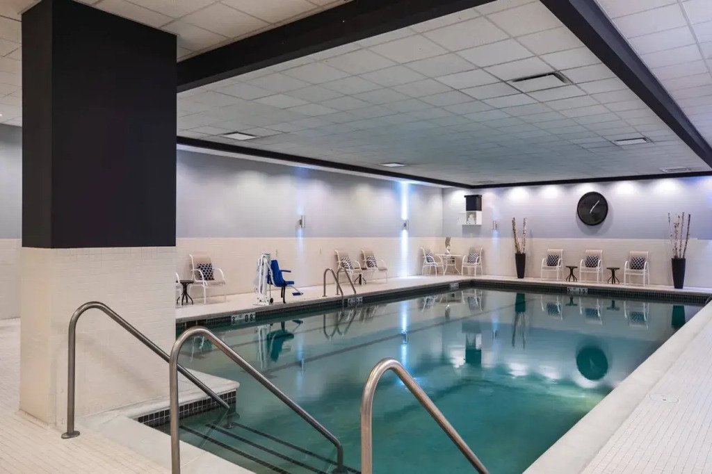 Renaissance Chicago O'Hare Suites Hotel