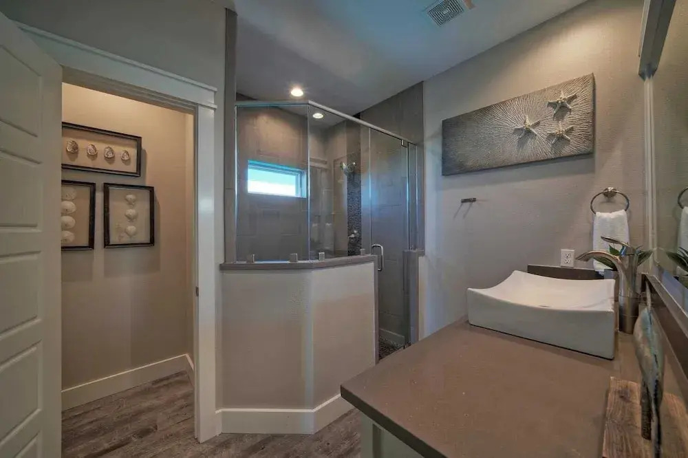 Private Pool, Covered Patio 4 Blocks to Beach Bourbon Breeze by Avantstay