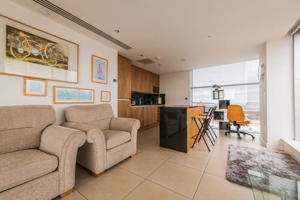 2 Bedroom Penthouse with Parking