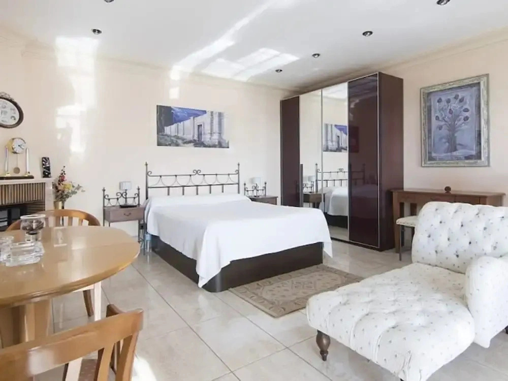 Th103 Villa Espaciosa con Piscina Privada y Jard n
