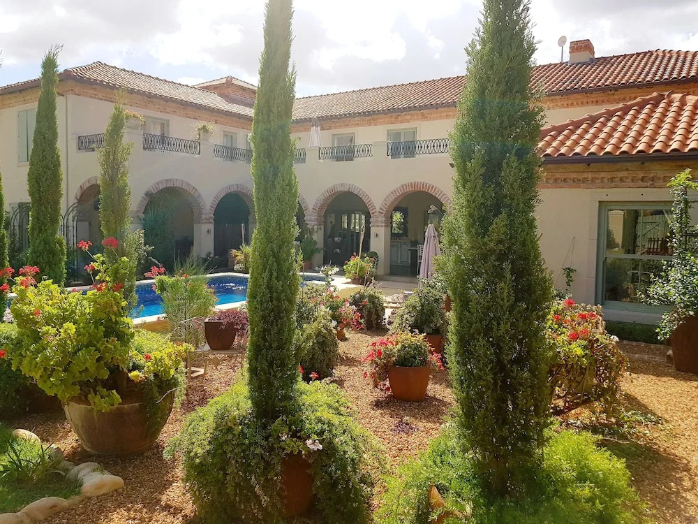 Sandmartins Private Secure Villa