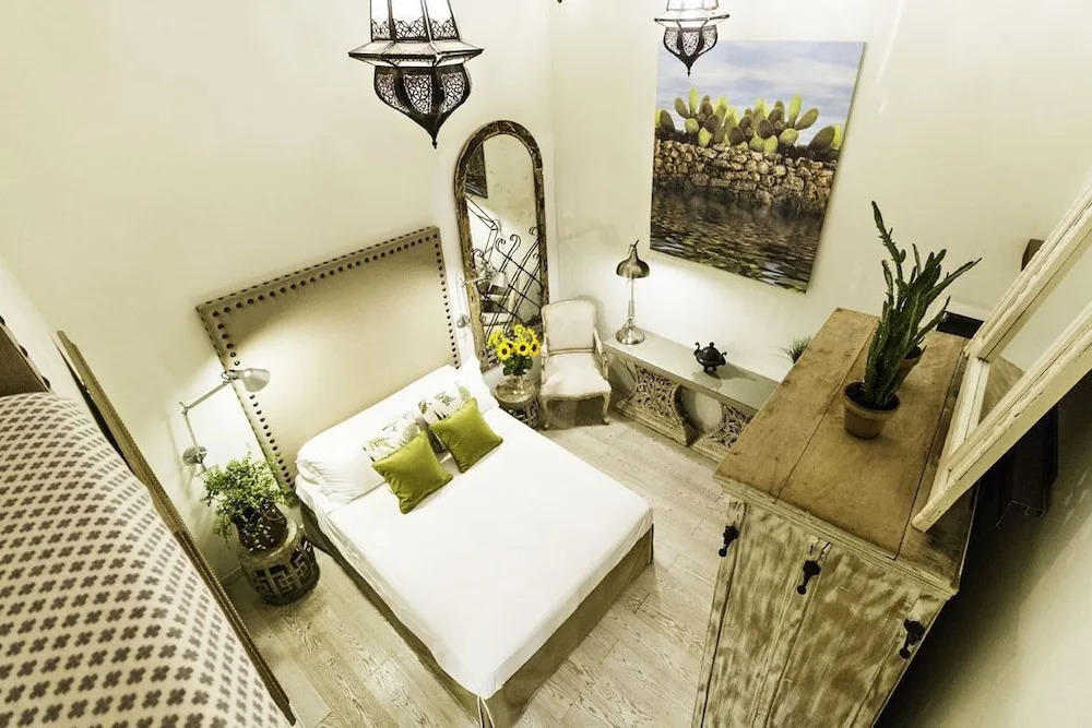 Augustus - Two Bedroom Condo