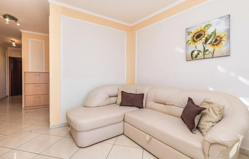 Amazing Apartment in Povljana With 2 Bedrooms