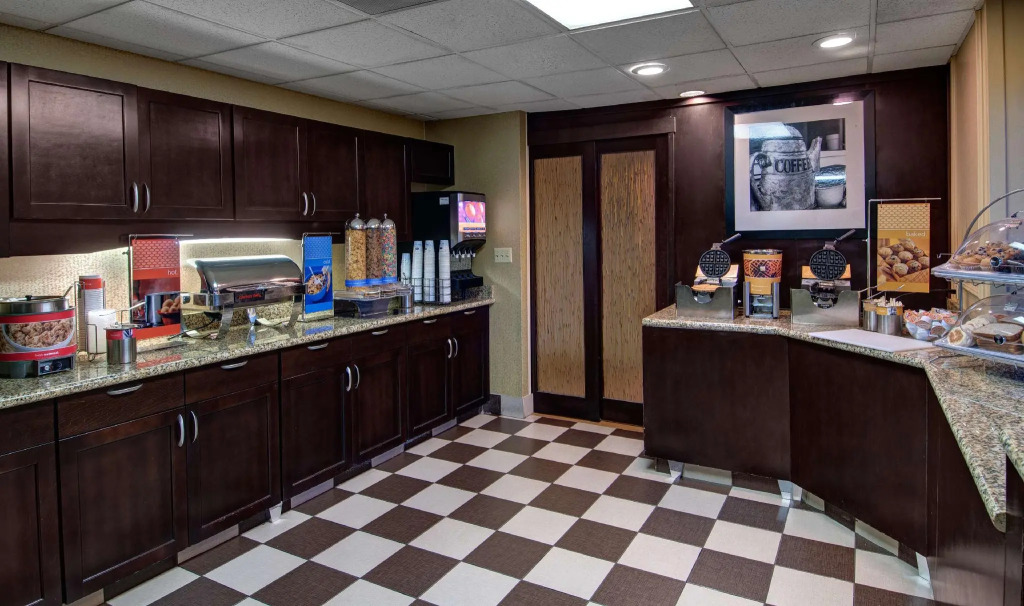 Hampton Inn & Suites Williamsburg-Richmond Road
