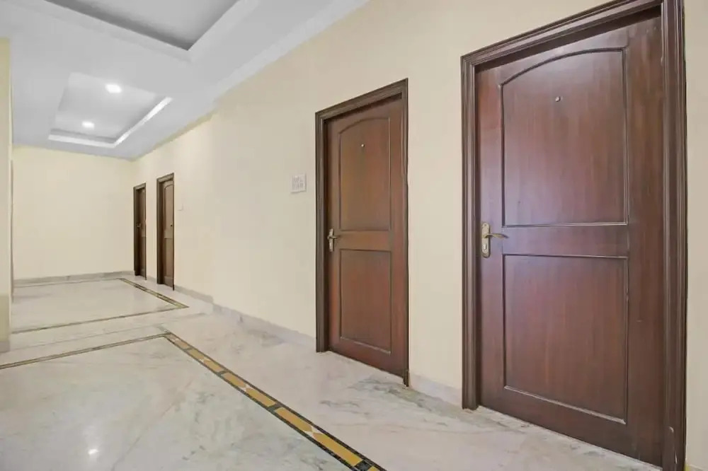 The Royal Rose Residency