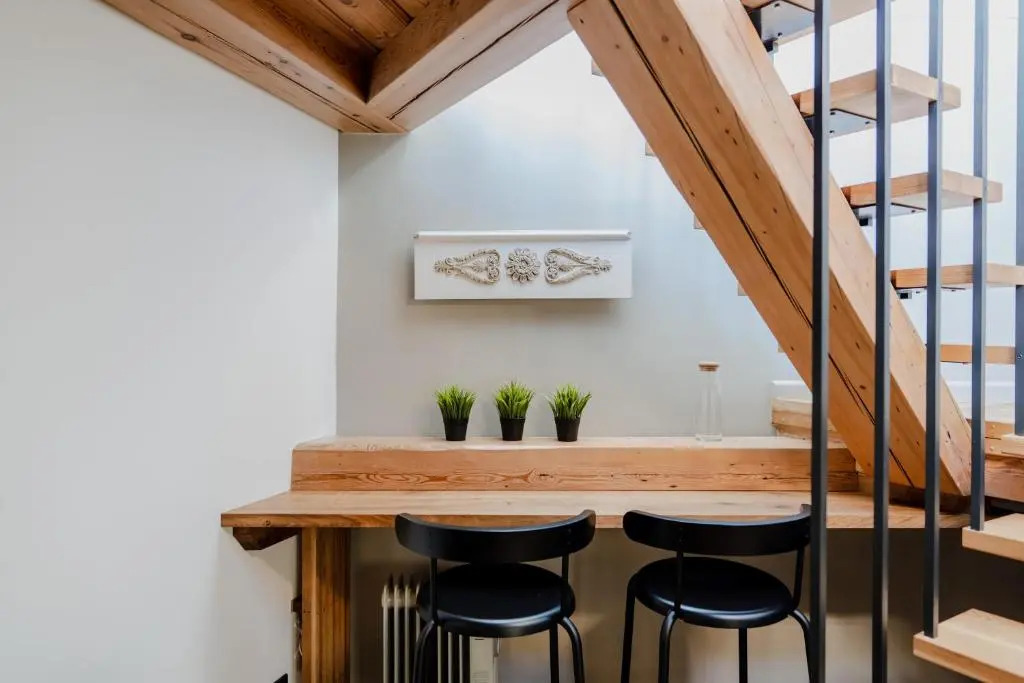 LJ5 - Old Town Rooms with Exclusive shared Roof Terrace