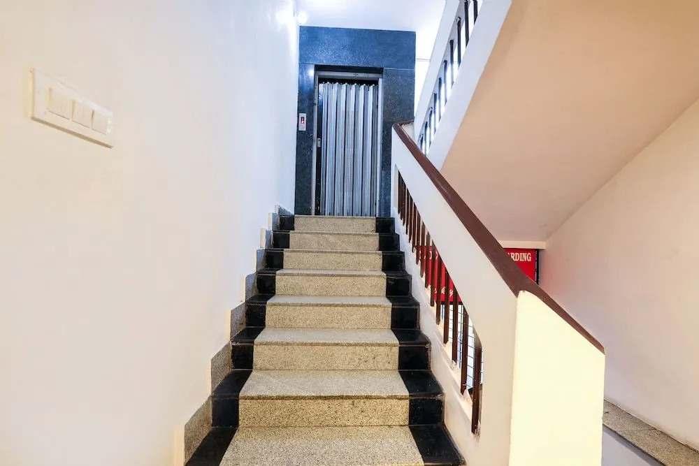 OYO 14194 Hotel Deccan Lodging and Boarding