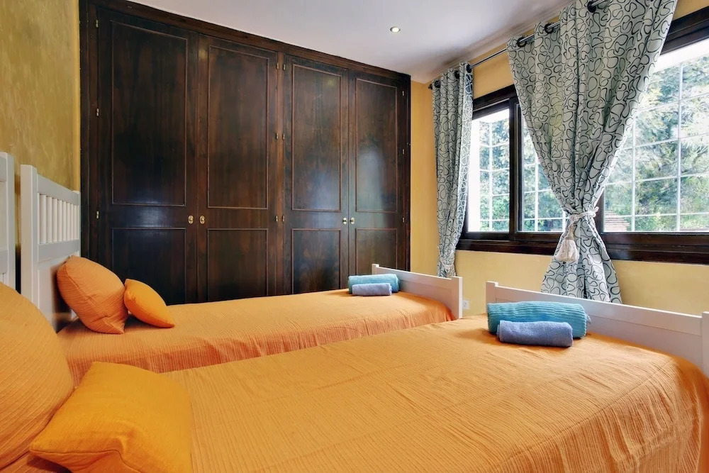 Gardenia - Luxury 10br Villa in Marbella, Heated Pool With Sea Views, Bbq, Wifi
