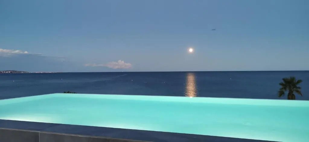 Résidence Pearl Beach - Seaside Rooftop Pool