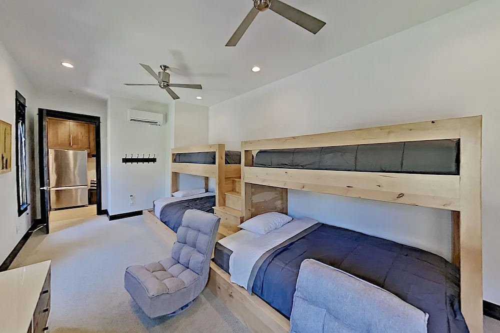 Gorgeous Resort At The Reserve At Lake Travis 4 Bedroom Home