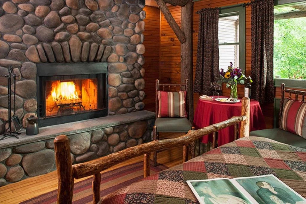 Friends Lake Inn