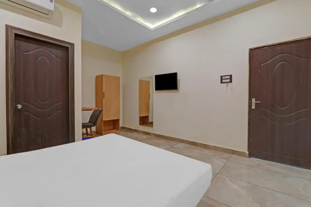 OYO Flagship 80648 HOTEL DDS LAWN