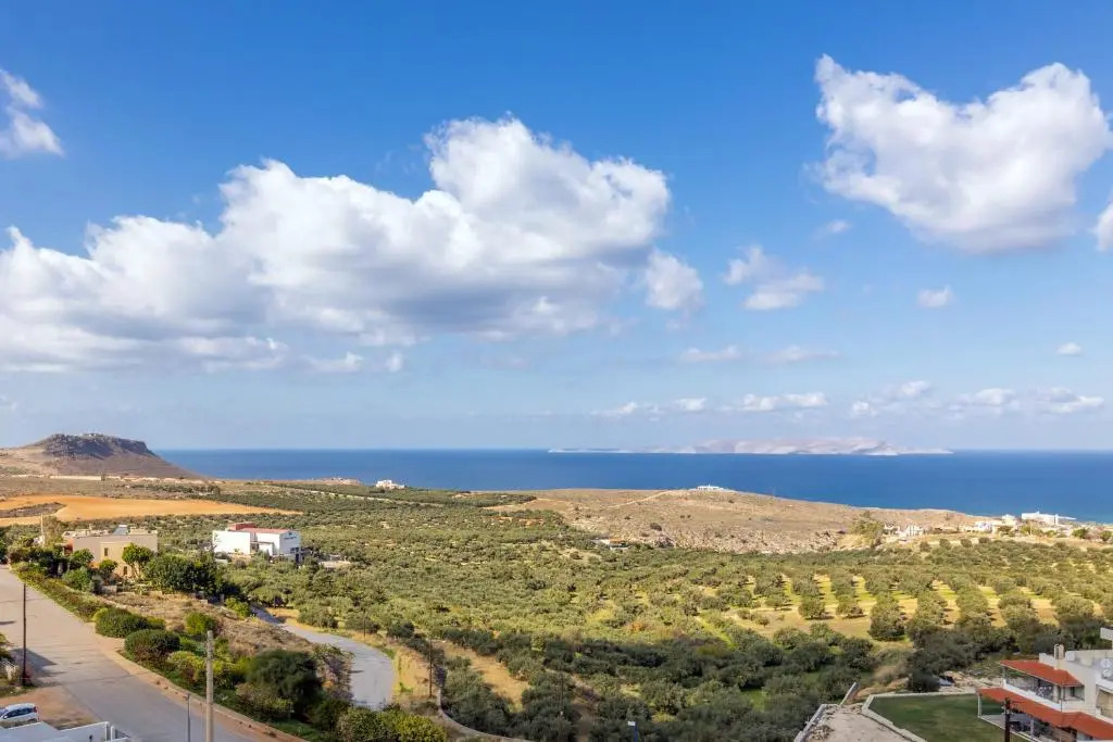 3 Bedroom Villa with Stunning Sea View & Private Parking