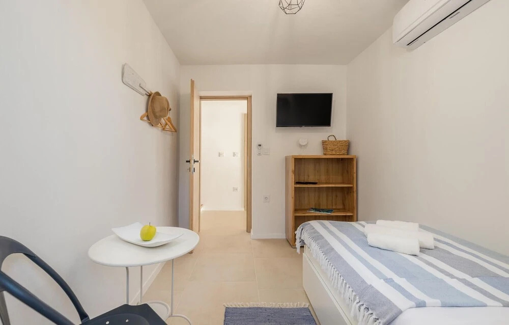 Beautiful Home in Labin With 6 Bedrooms, Private Swimming Pool and Outdoor Swimming Pool