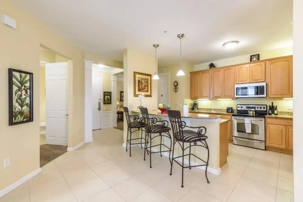 Lovely Third-Floor Vista Cay Resort Condo