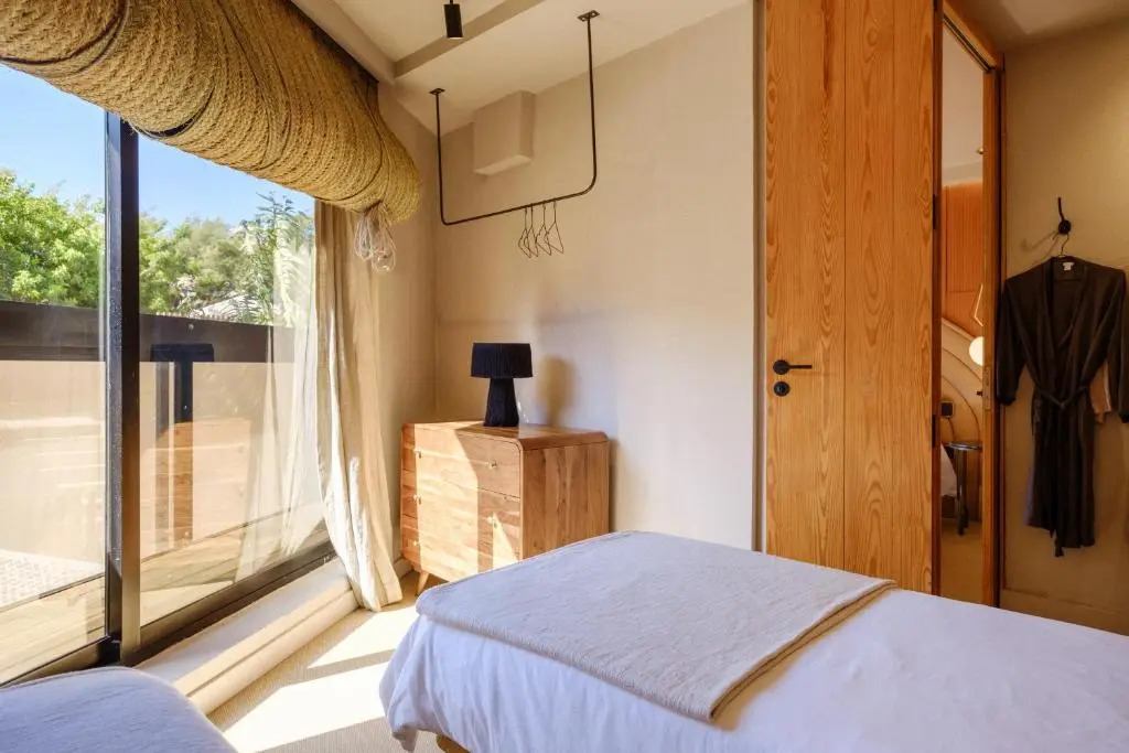 11 Holiday Homes