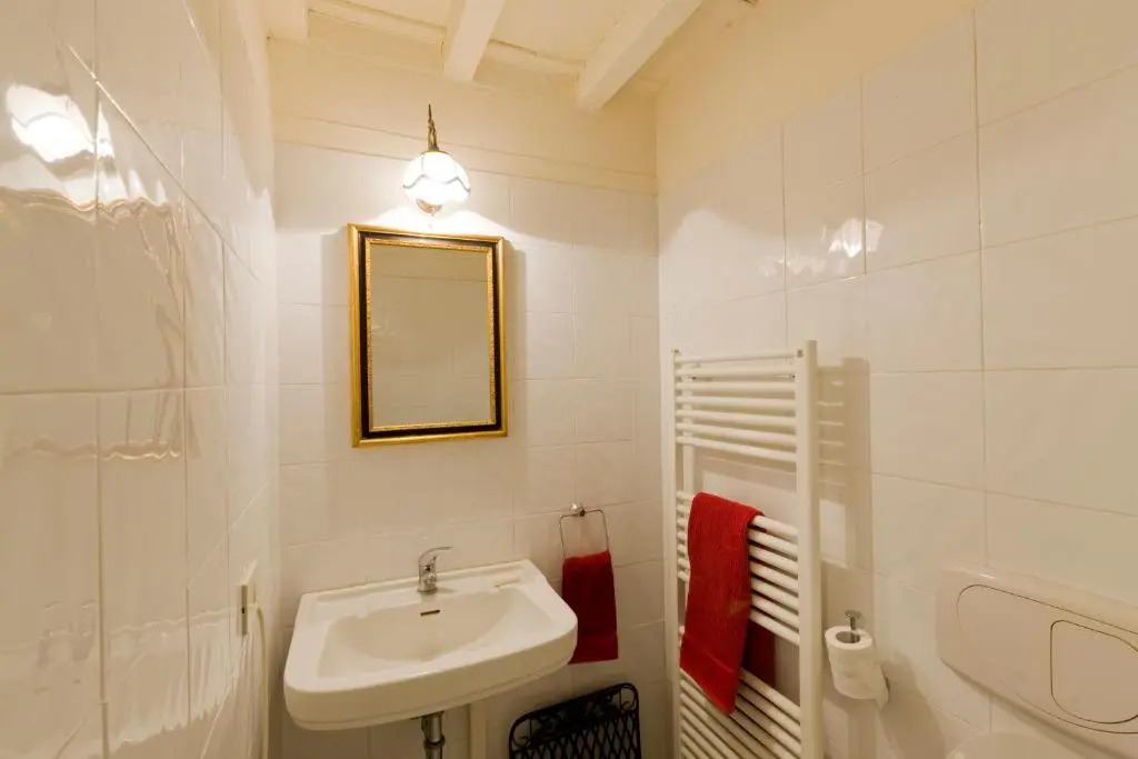 Grand Piano Apartment