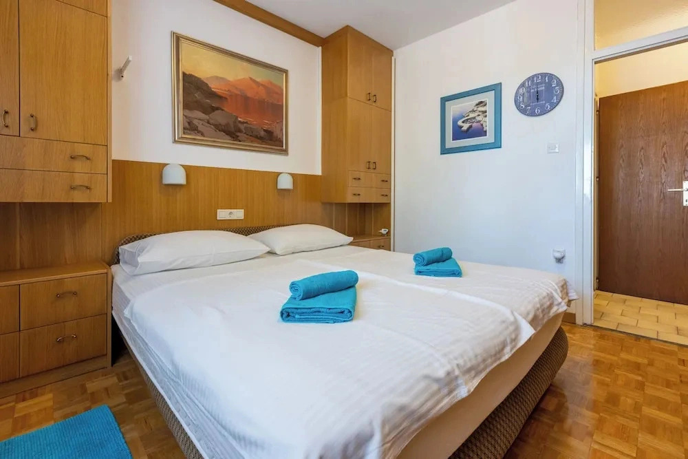 Apartment Aura