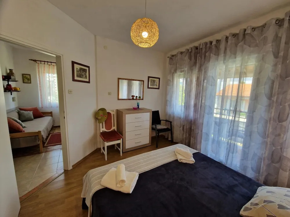 Apartments Godena