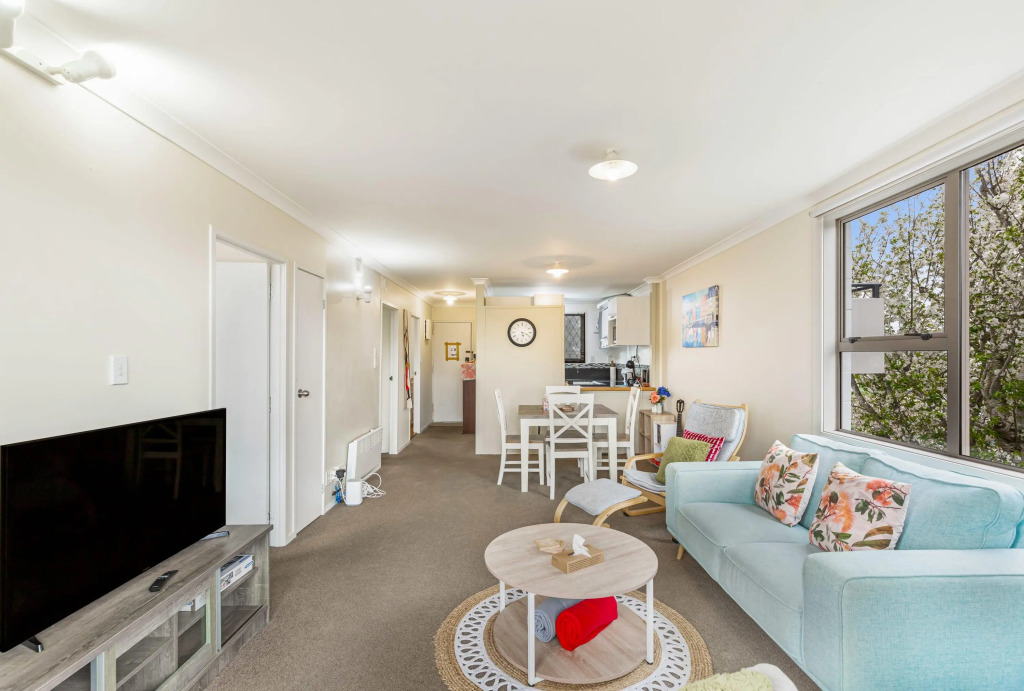 Lovely 2-Bedroom Apartment with Free Parking