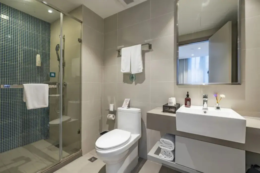 Homeinn Selected Hotel (Shanghai Ruijin hospital Dapuqiao Subway Station)