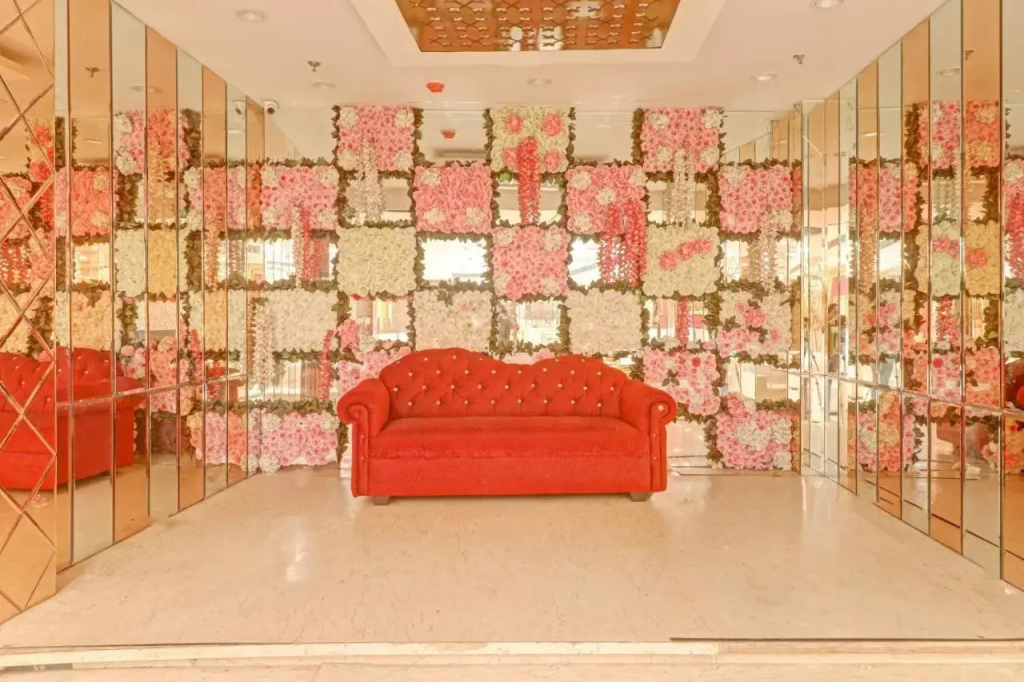 OYO 26766 Laxmi Abode