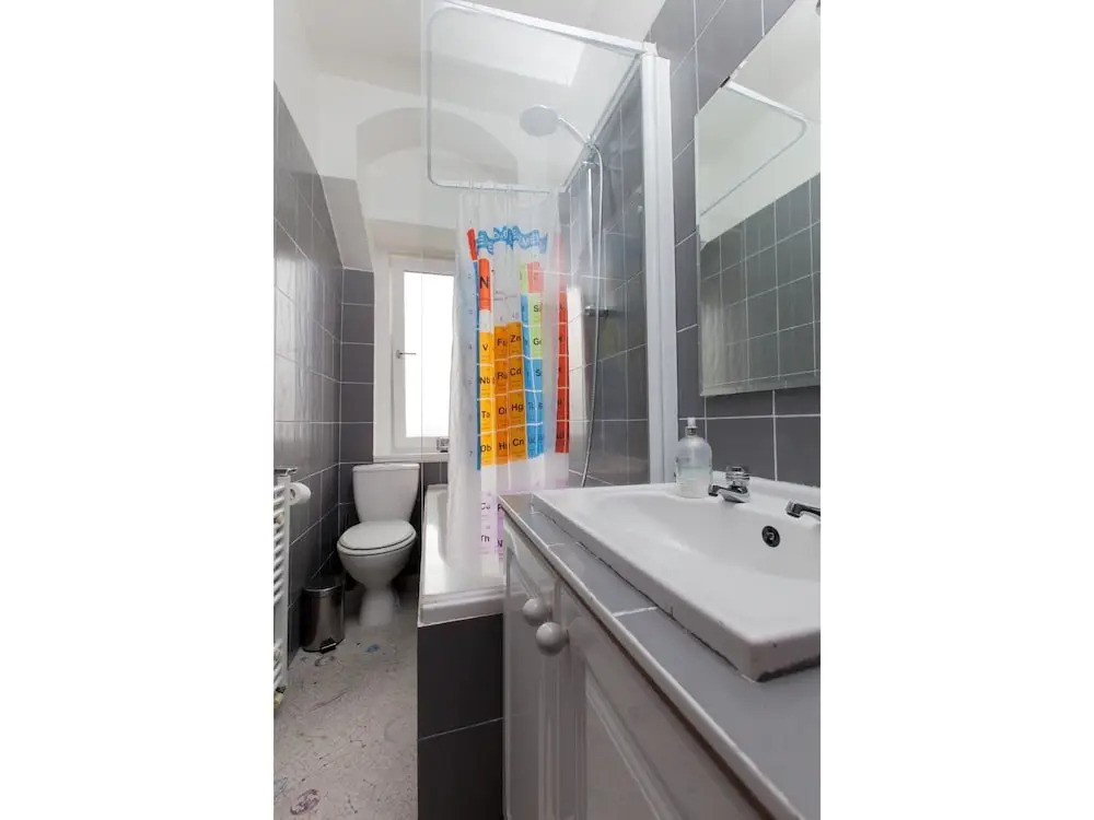 Stylish 1BR Tenement in City Centre for 4