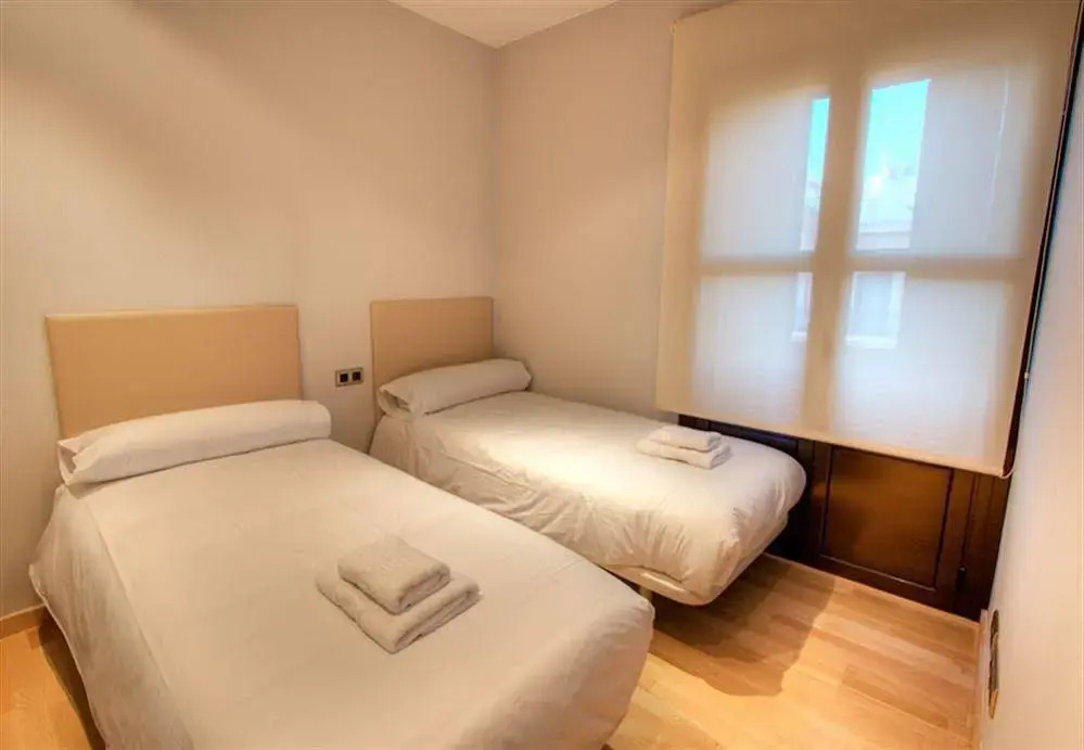 Tamarit Apartments