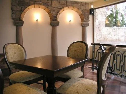 HOTEL BOLYARI