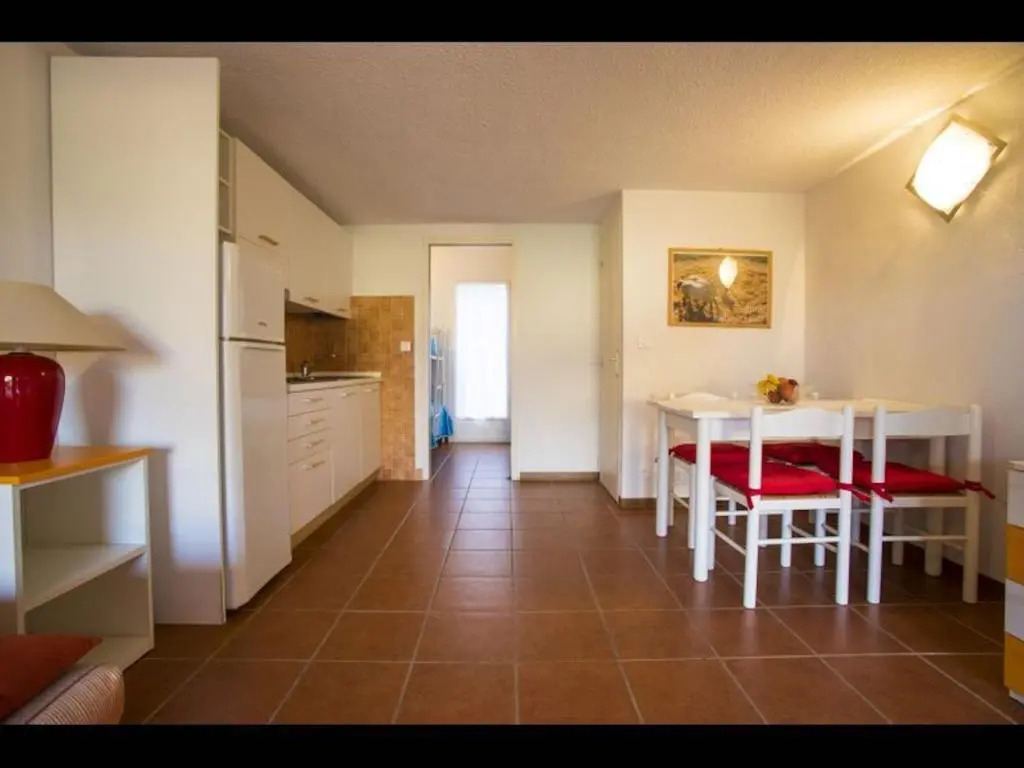 Apartment for 8 people with 2 bathrooms, on the sea