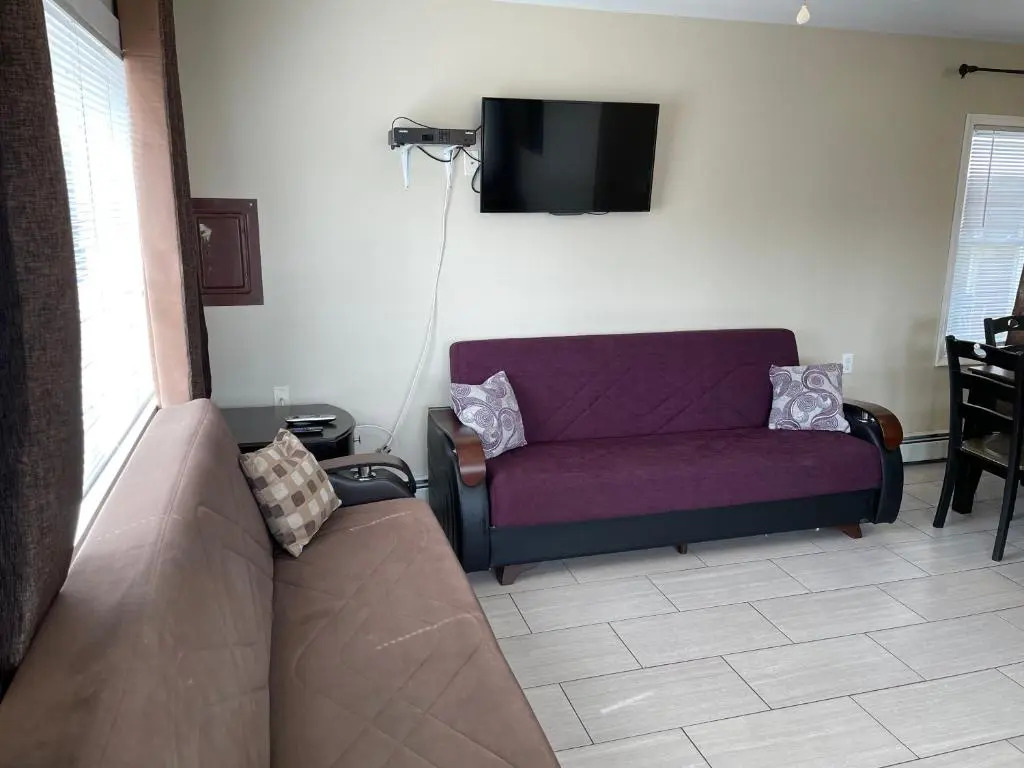 Newly Renovated 2 Bedroom House