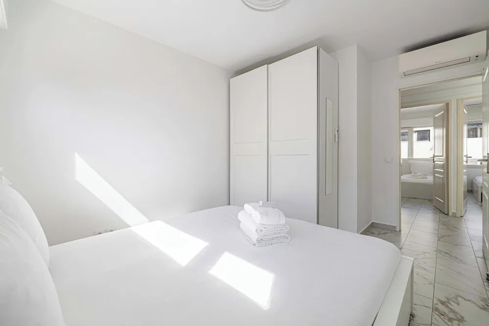 Modern, A/C Duplex - 3bdr/6p - Cannes