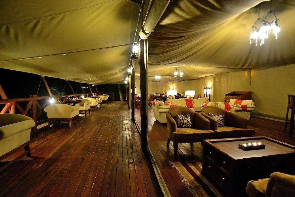 Kiboko Luxury Camp