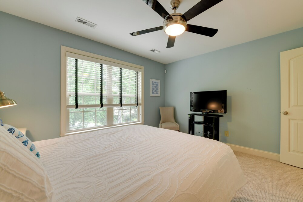 Waterfront Sherrills Ford Home w/ Pool & Boat Dock