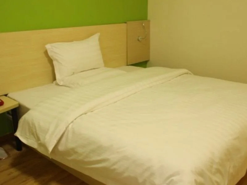 7 Days Inn (Chengdu Xipu)