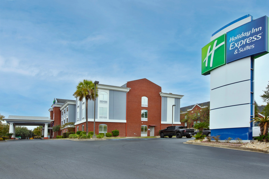 Holiday Inn Express Hotel & Suites - Sumter by IHG