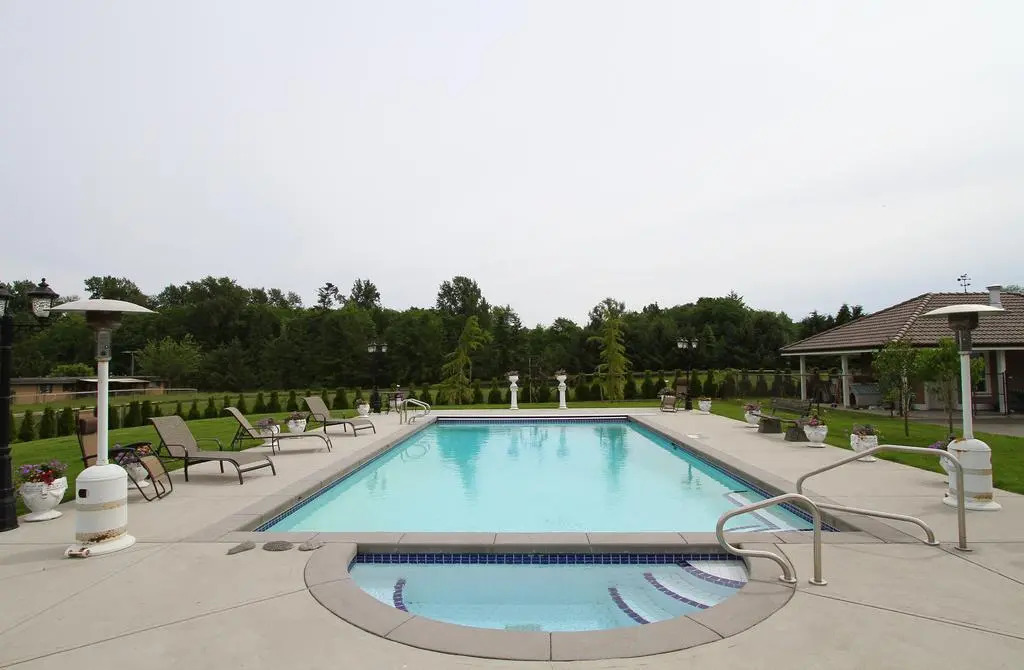 L.A. Acres Bed & Breakfast