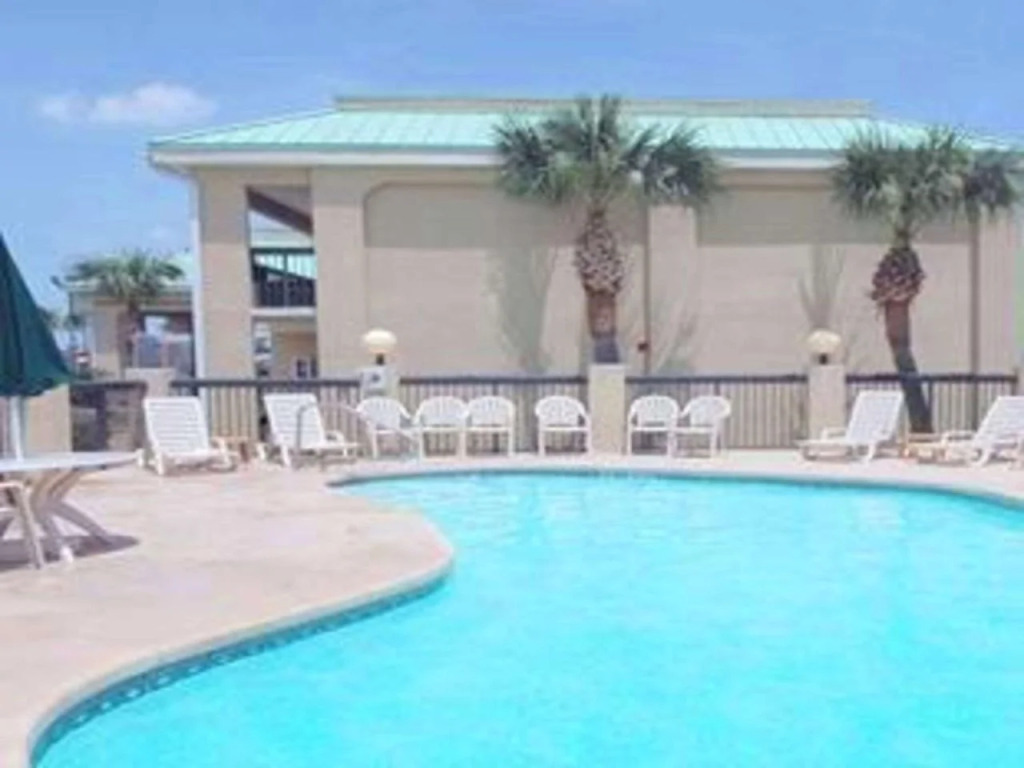 Econo Lodge Inn & Suites Gulfport Airport