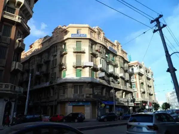 Triomphe Hostel