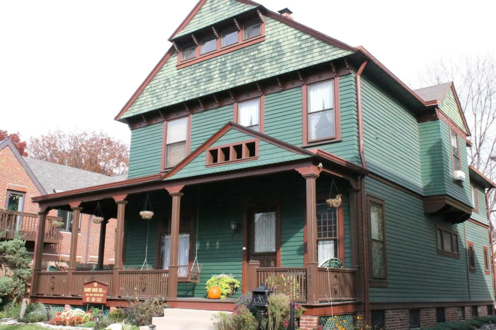 The Harney House Inn