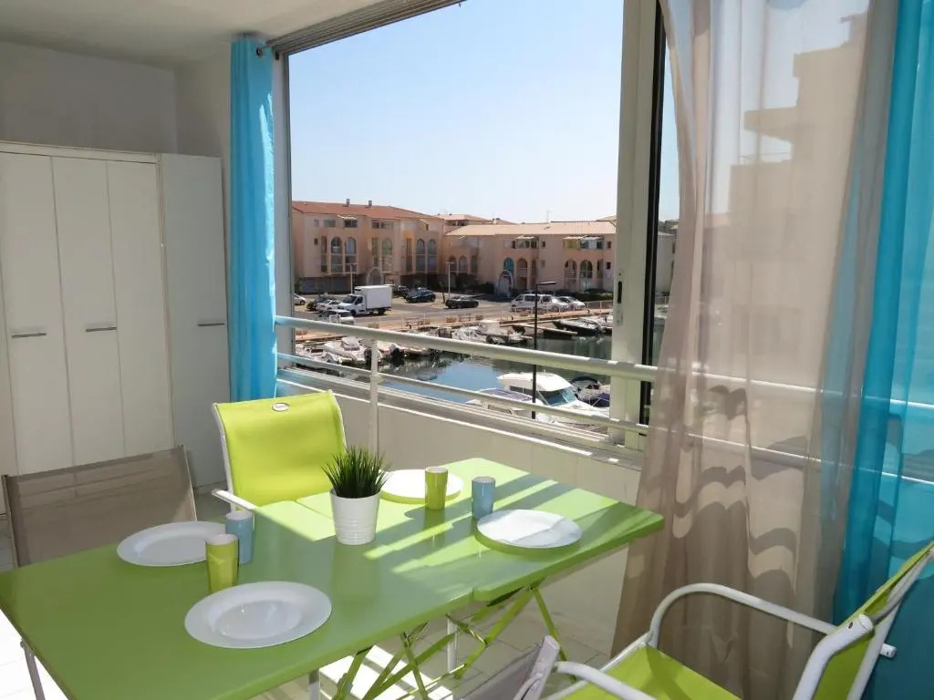 Appartement Sète, 2 Pièces, 4 Personnes - Fr-1-338-82