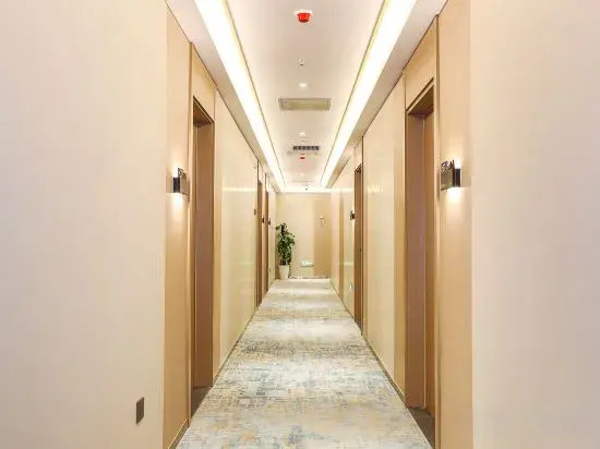 Shanghai Starry Sky Manju Theme Hotel (Haichang Ocean Park Branch)