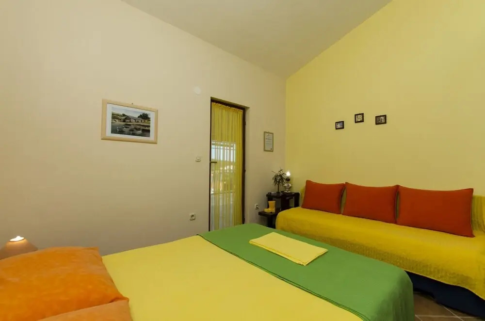 Georgi - 200 m From sea - SA3 Zuti