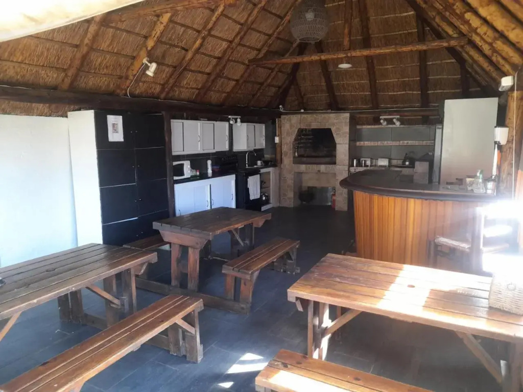 1322 Backpackers International