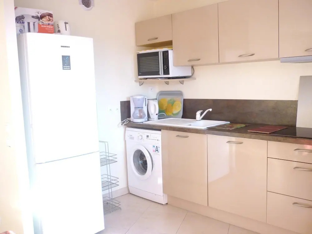 Apartment With 2 Bedrooms in Saint-raphaël, With Wonderful Mountain Vi